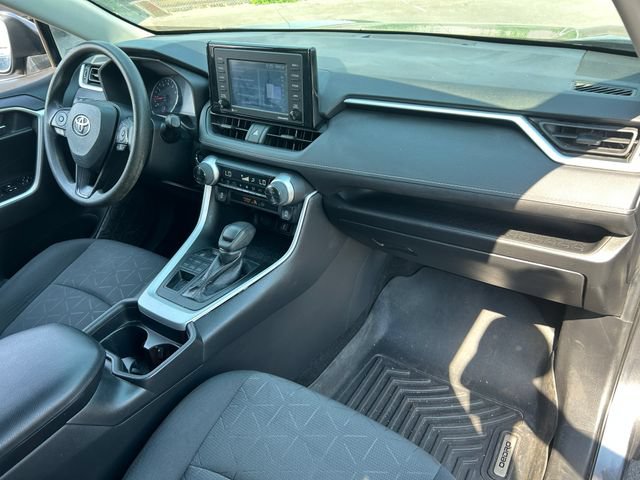 Used 2021 Toyota RAV4 XLE AWD/4WD image 33