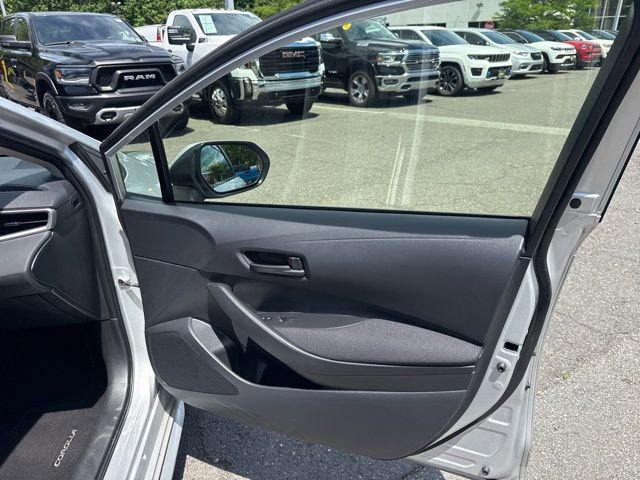 Used 2023 Toyota Corolla LE w/ Carpet Mat Package (TMS) FWD image 36