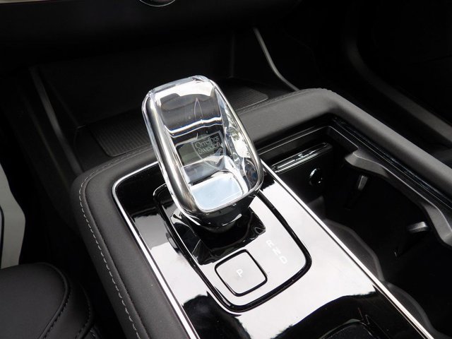 Certified 2025 Volvo XC90 B6 Plus image 22