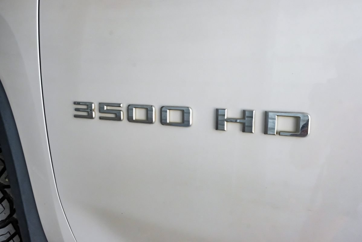 Used 2024 Chevrolet Silverado 3500 LT w/ Convenience Package AWD/4WD image 54