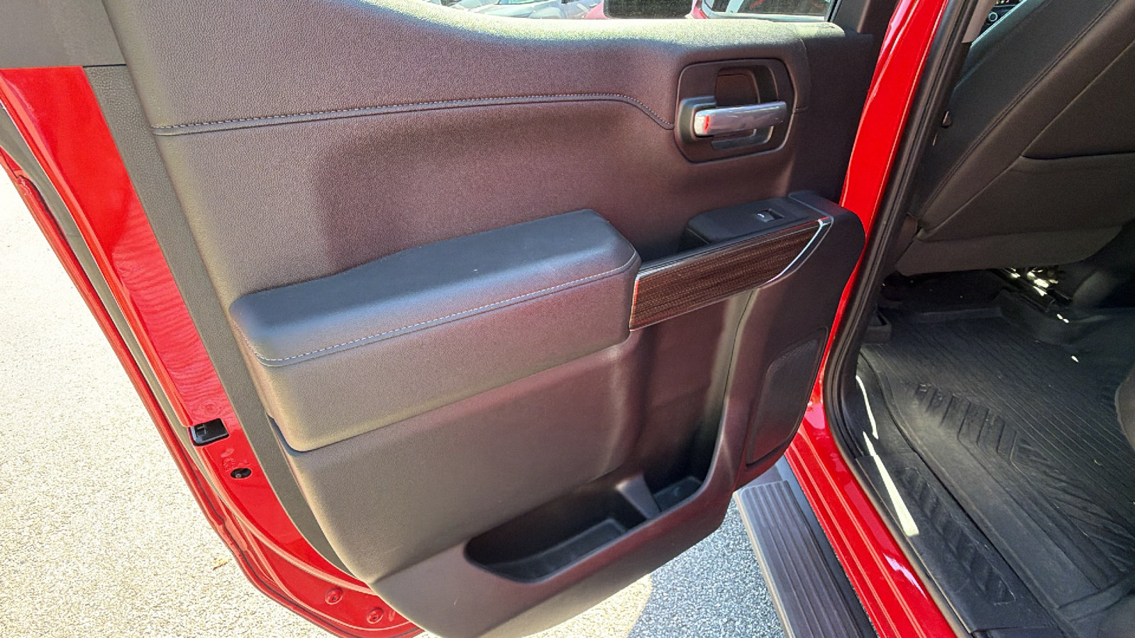 Used 2021 Chevrolet Silverado 1500 LT Trail Boss w/ Convenience Package II AWD/4WD image 22