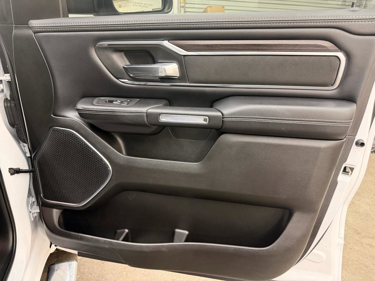 Used 2025 RAM 1500 Laramie AWD/4WD image 34