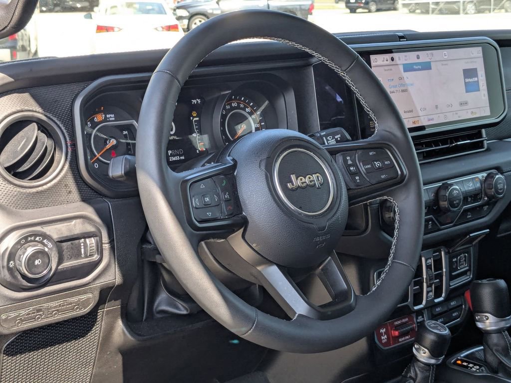 Used 2025 Jeep Wrangler Unlimited Rubicon w/ Convenience Group image 15