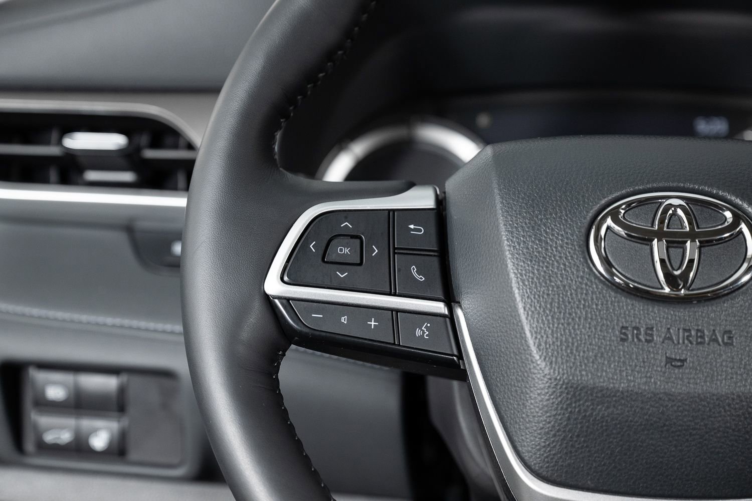 Used 2024 Toyota Highlander XLE image 34