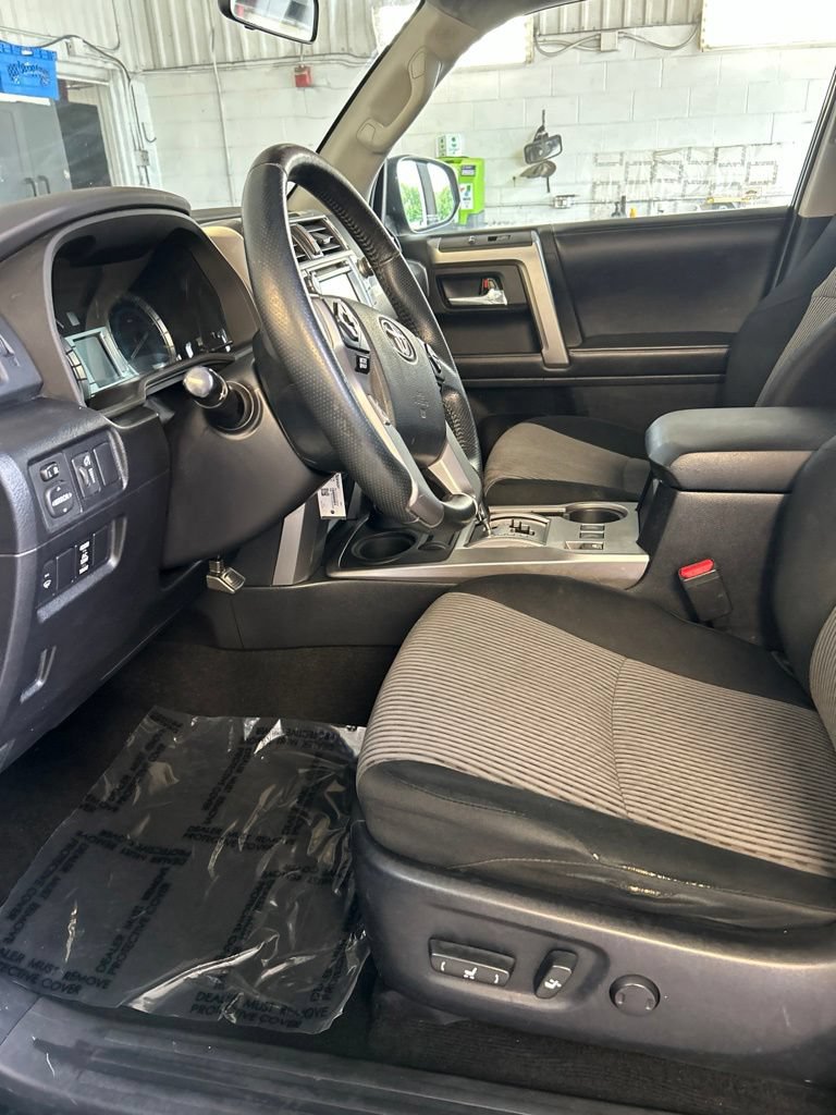 Used 2015 Toyota 4Runner SR5 AWD/4WD image 2