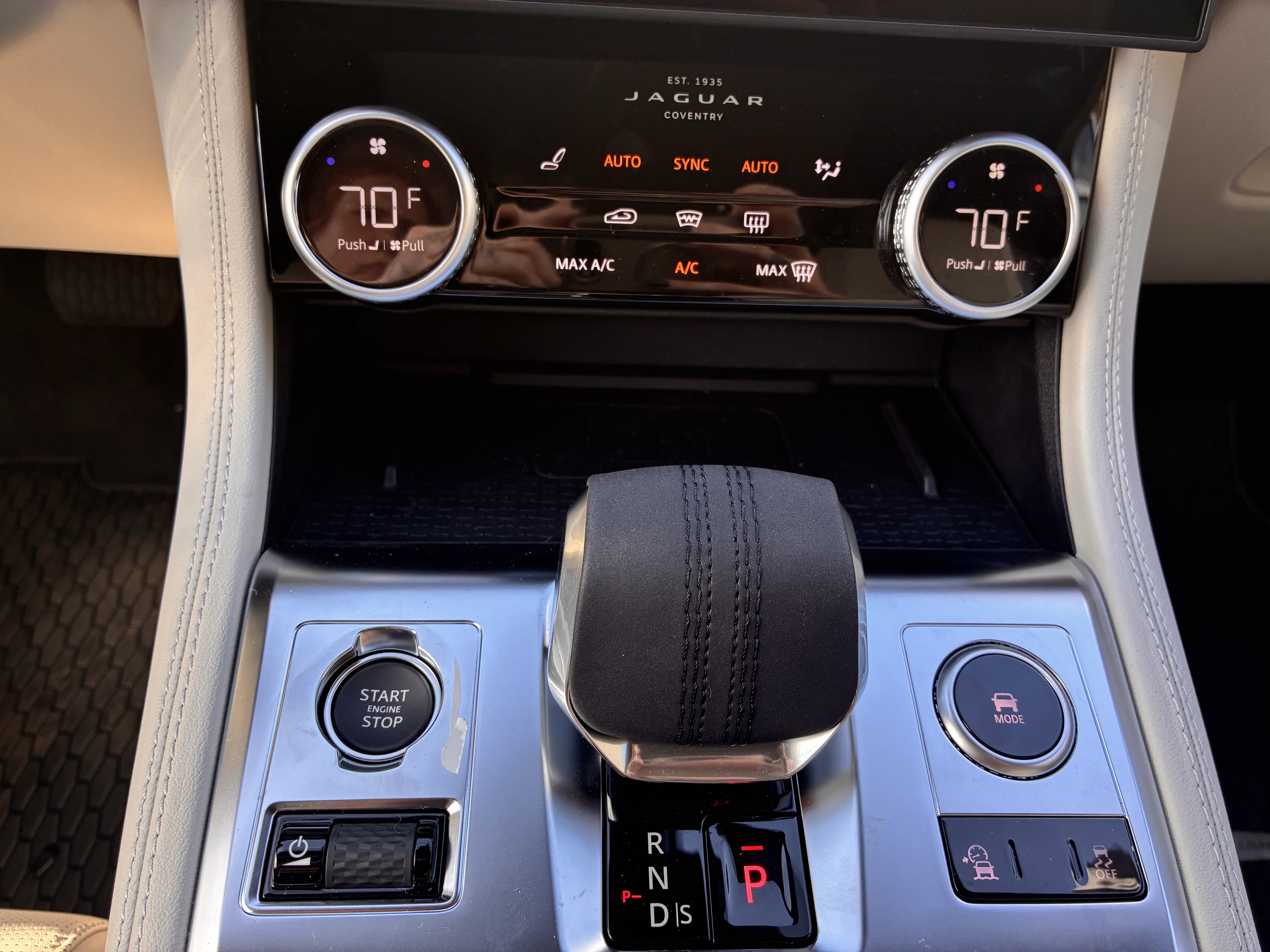 New 2026 Jaguar F-PACE R-Dynamic S image 16