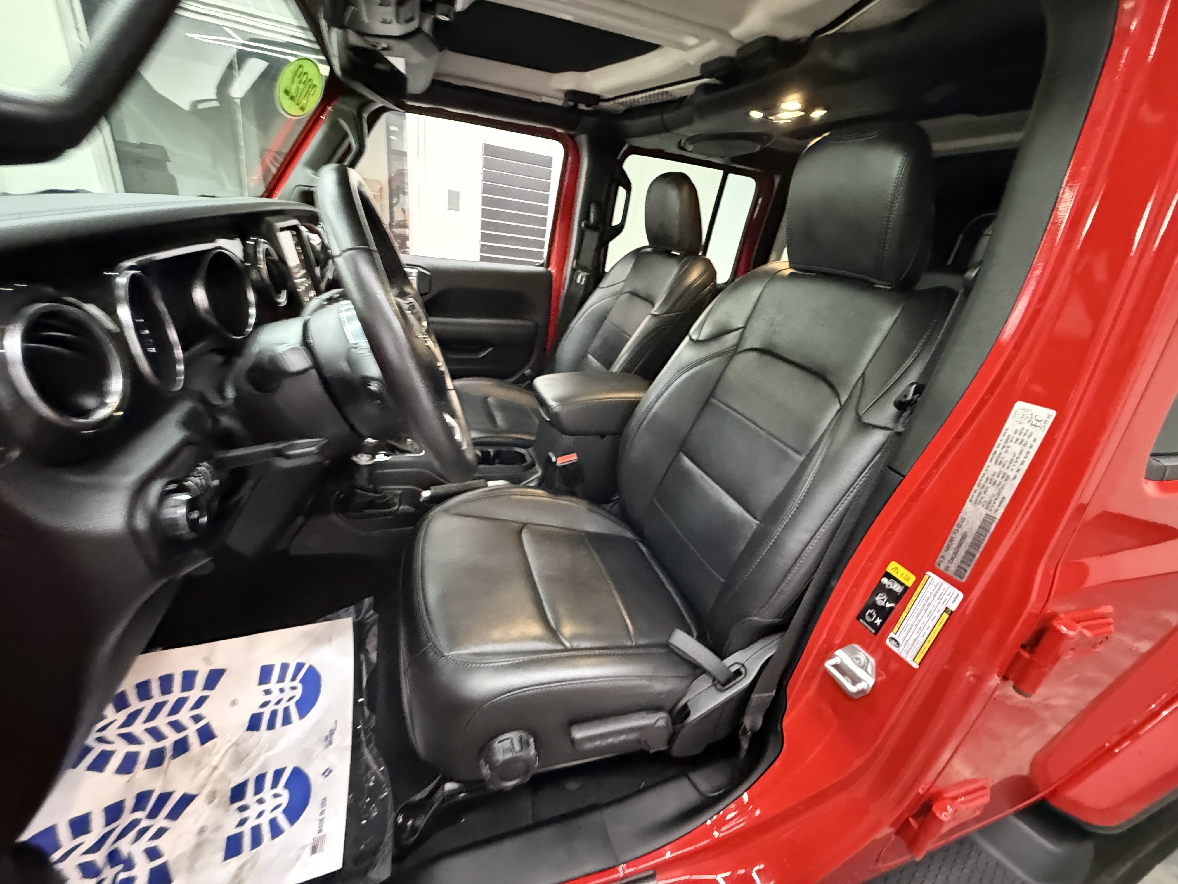Used 2022 Jeep Wrangler Unlimited Sahara w/ Altitude AWD/4WD image 10