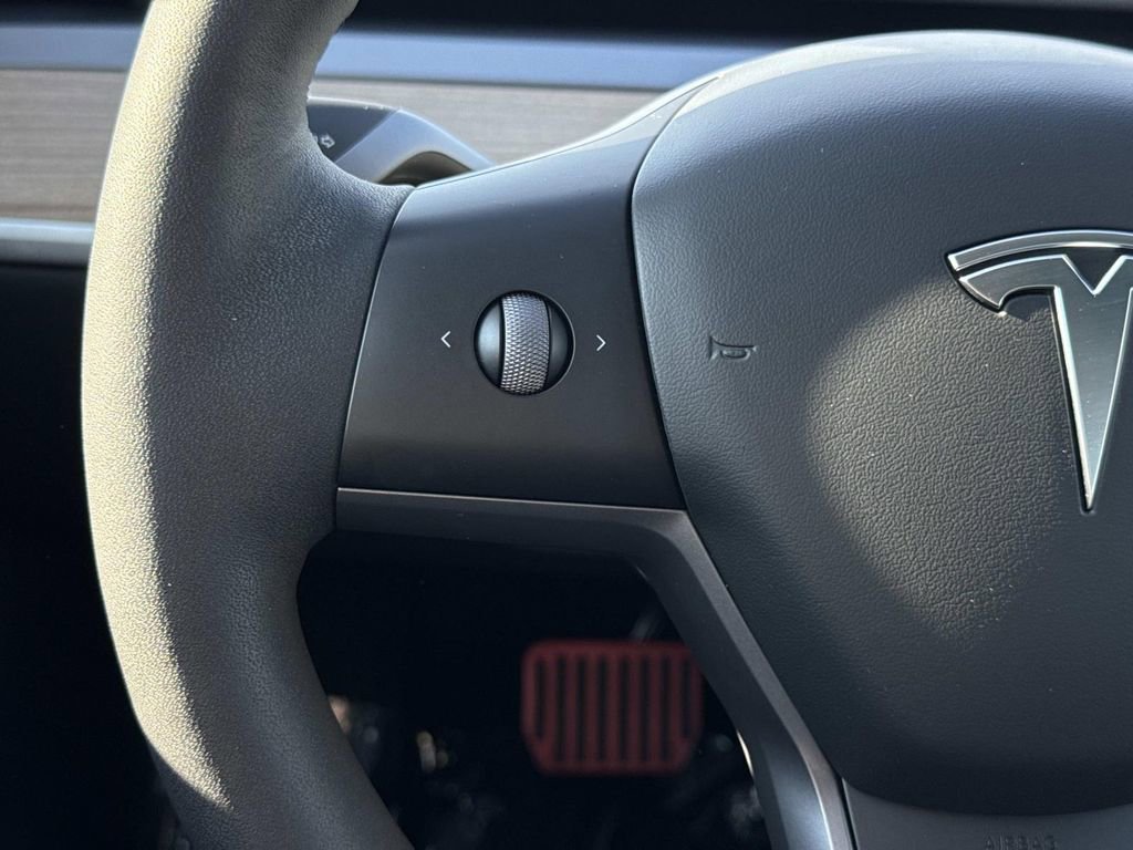Used 2023 Tesla Model 3 Standard Range RWD image 9
