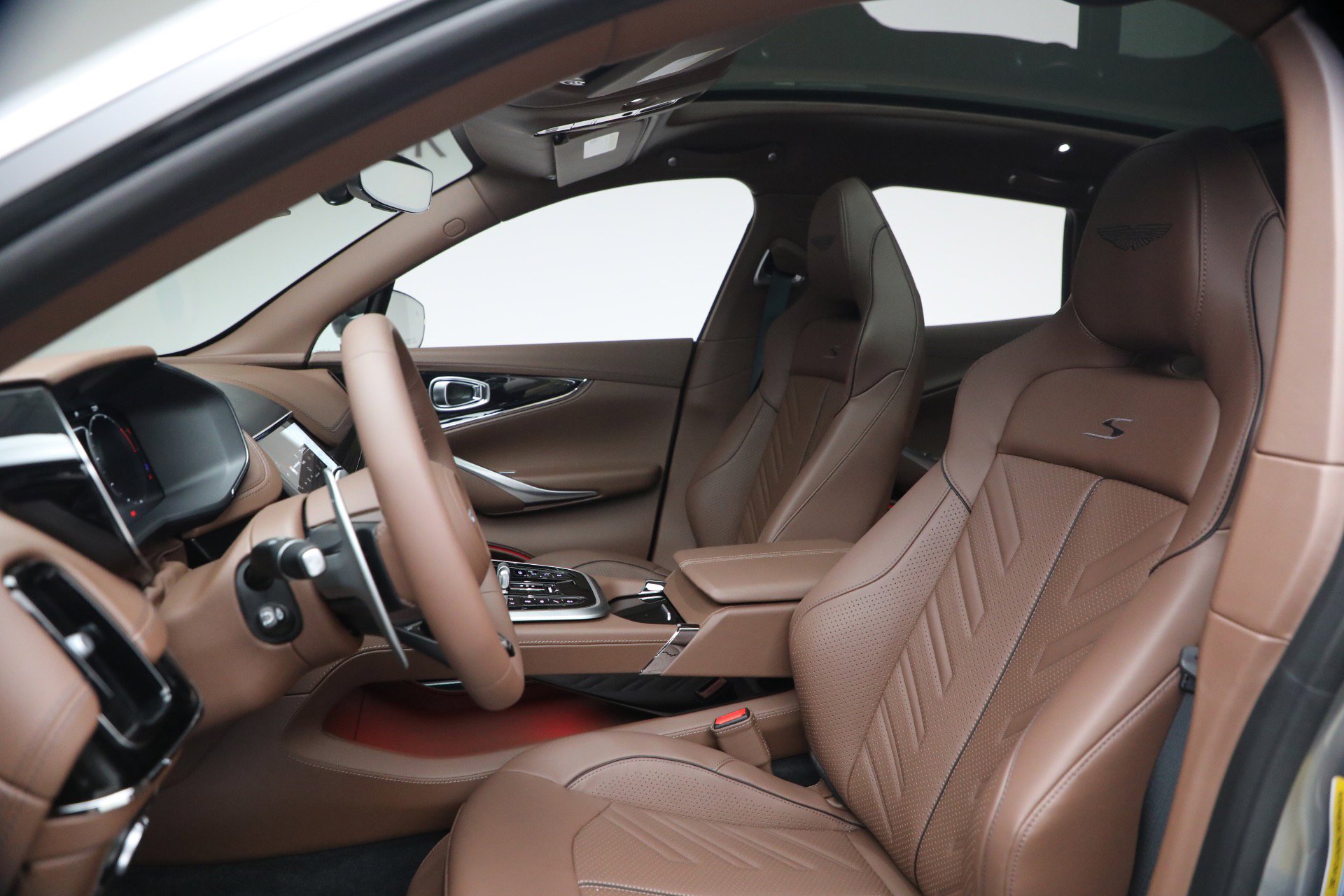 New 2026 Aston Martin DBX S AWD/4WD image 15