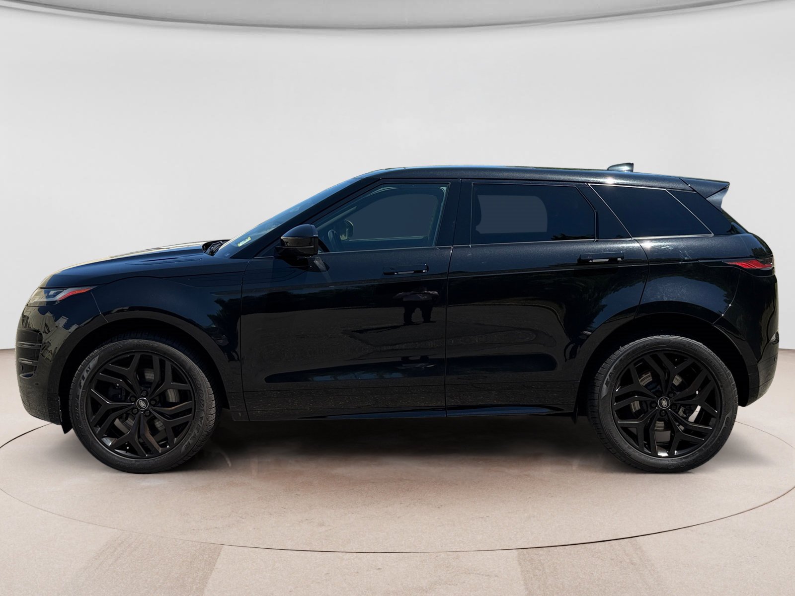 Used 2023 Land Rover Range Rover Evoque R-Dynamic SE AWD/4WD image 2