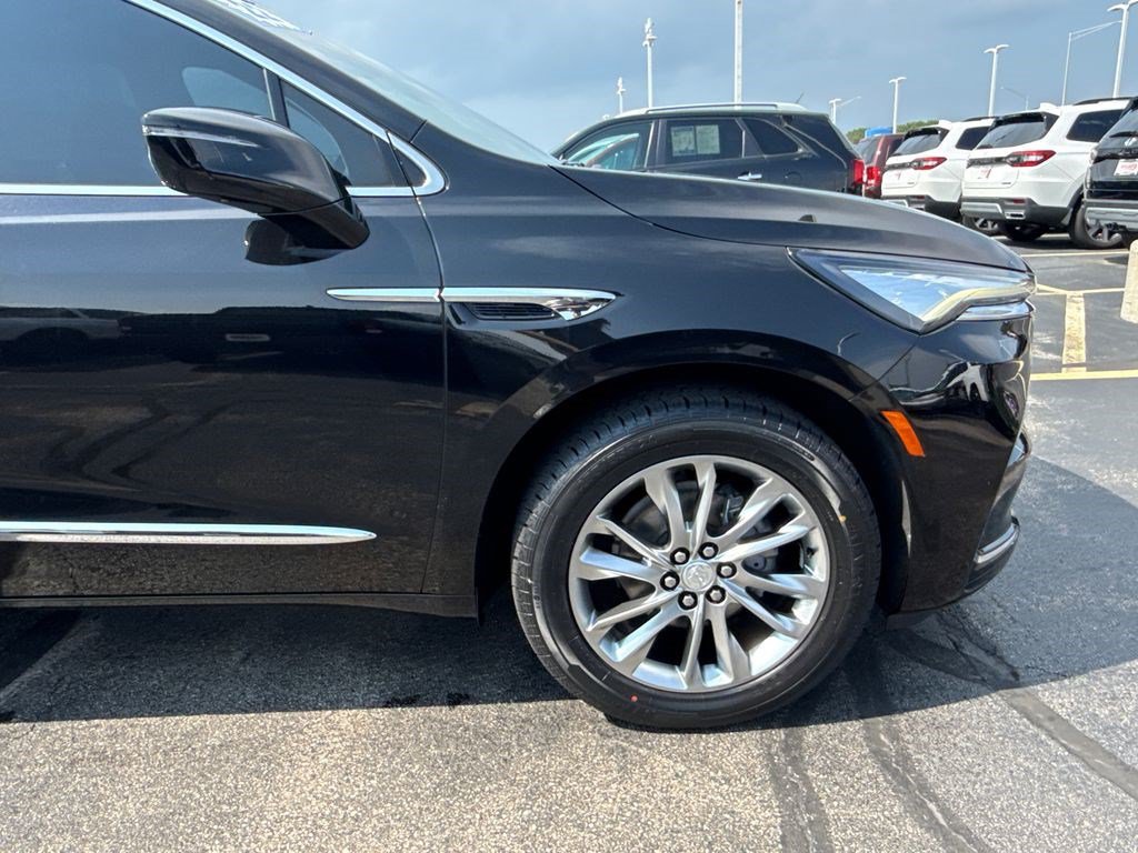 Used 2022 Buick Enclave Avenir w/ Avenir Technology Package AWD/4WD image 15
