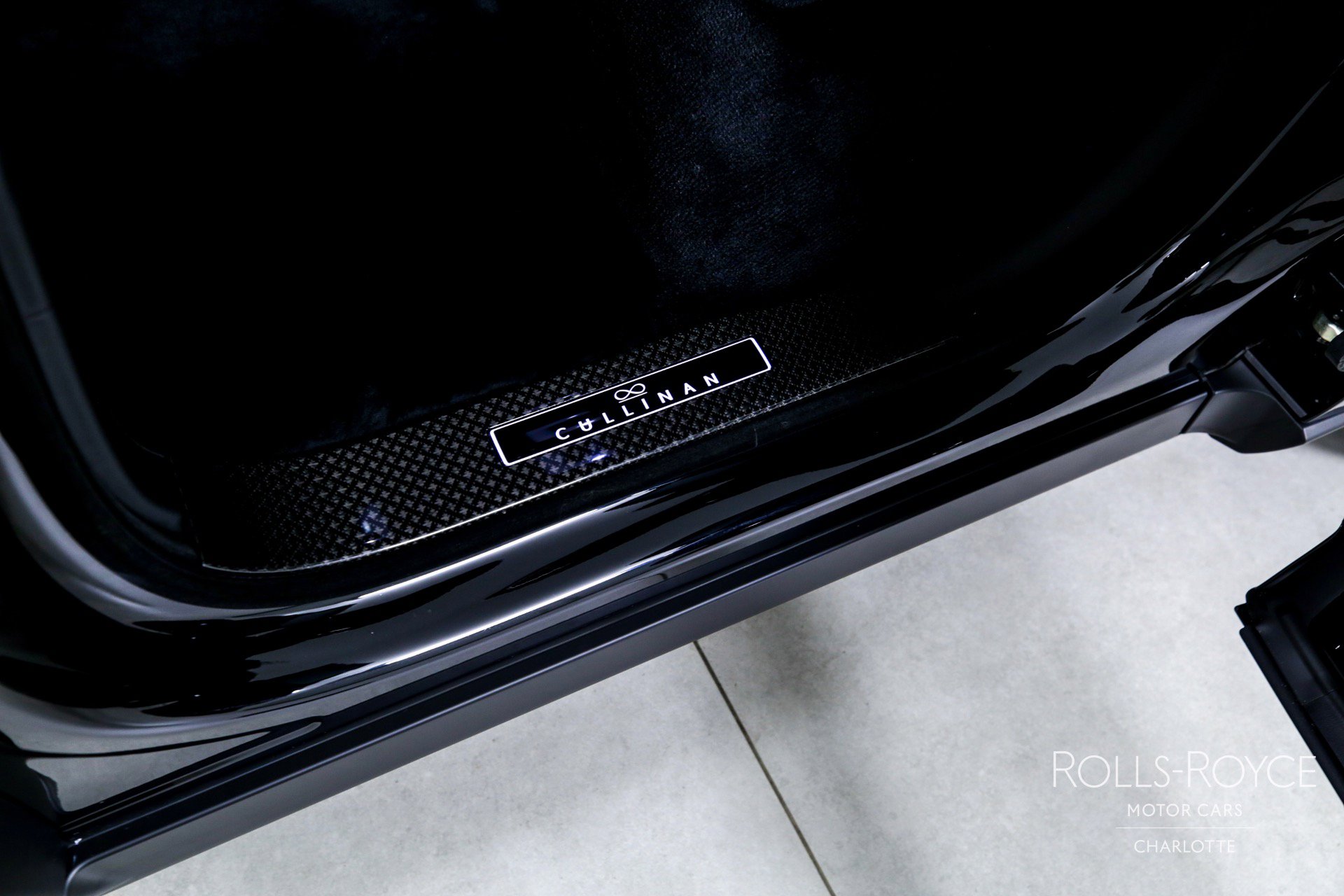 Certified 2024 Rolls-Royce Cullinan Black Badge w/ Dark Exterior Package image 23