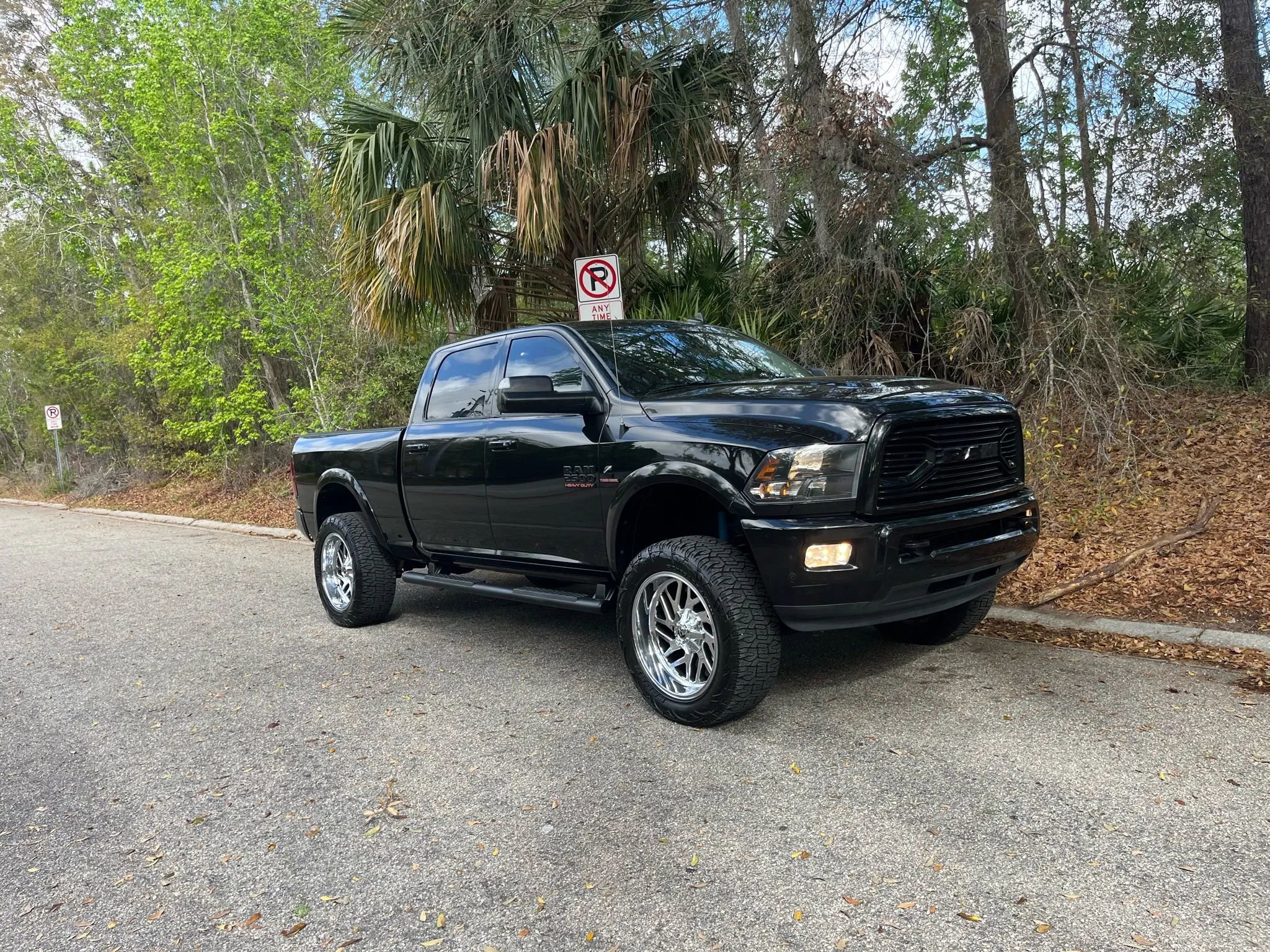 Used 2018 RAM 2500 Big Horn w/ Sport Appearance Group image 2