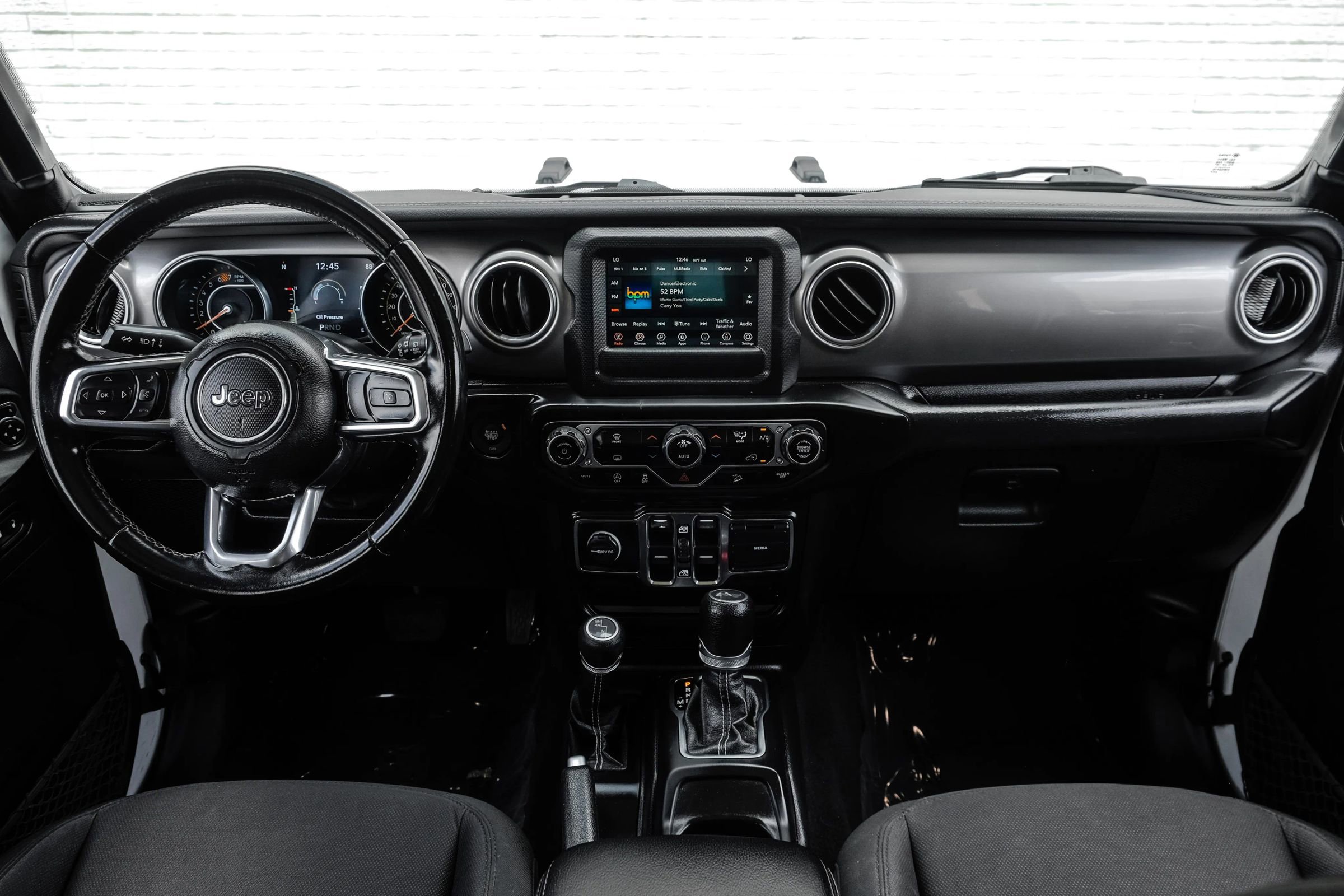 Used 2020 Jeep Wrangler Unlimited Sahara image 14