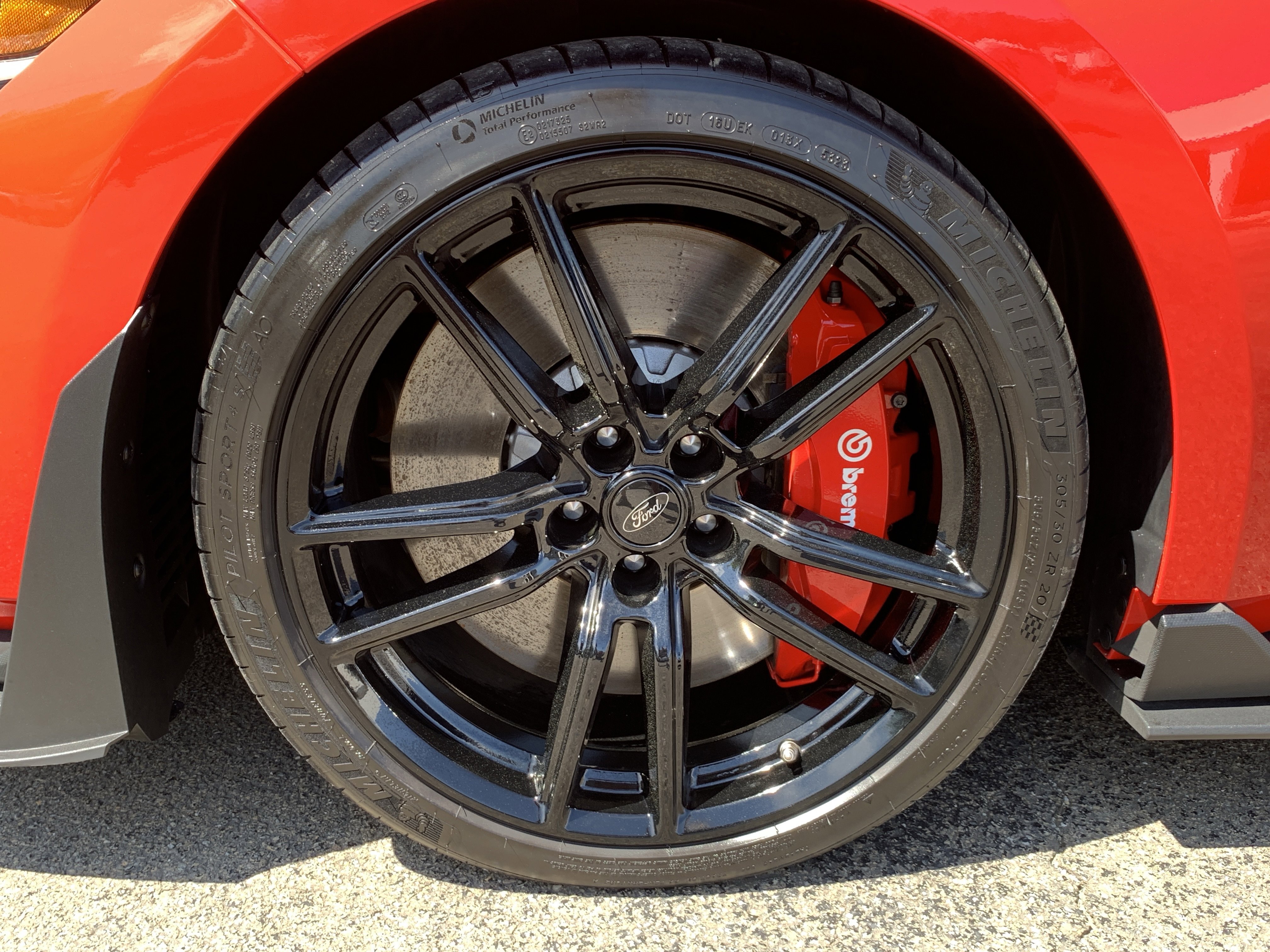 Used 2021 Ford Mustang Shelby GT500 w/ Technology Package RWD image 24
