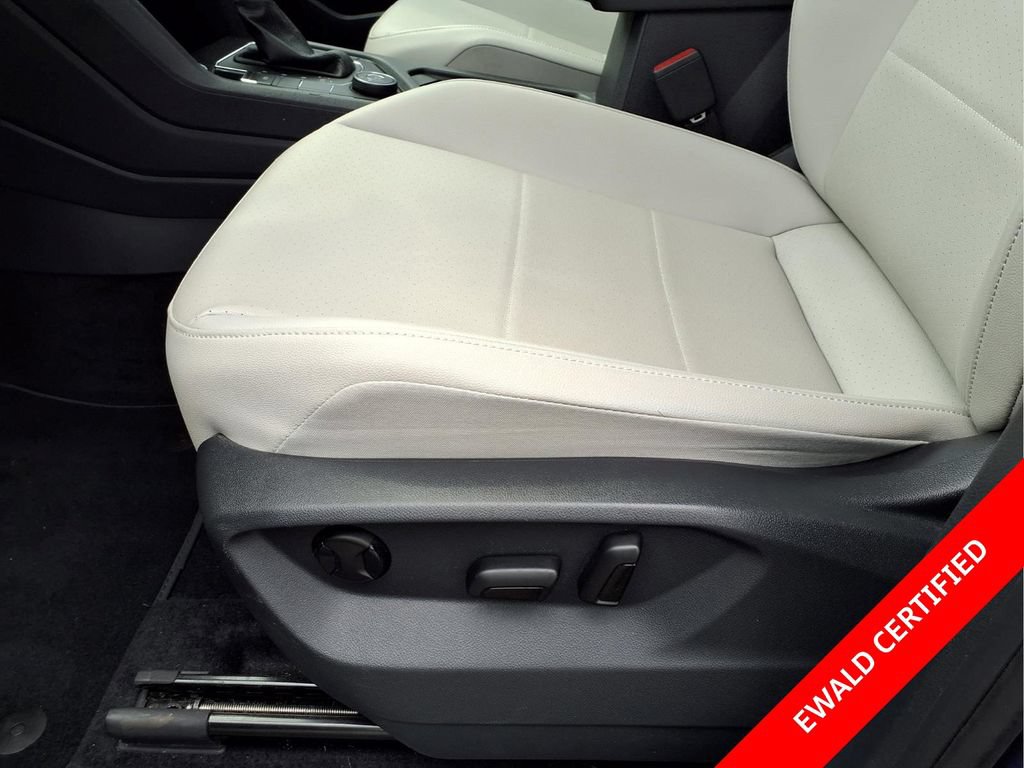 Used 2019 Volkswagen Tiguan SEL w/ 3rd Row Seat Package AWD/4WD image 11