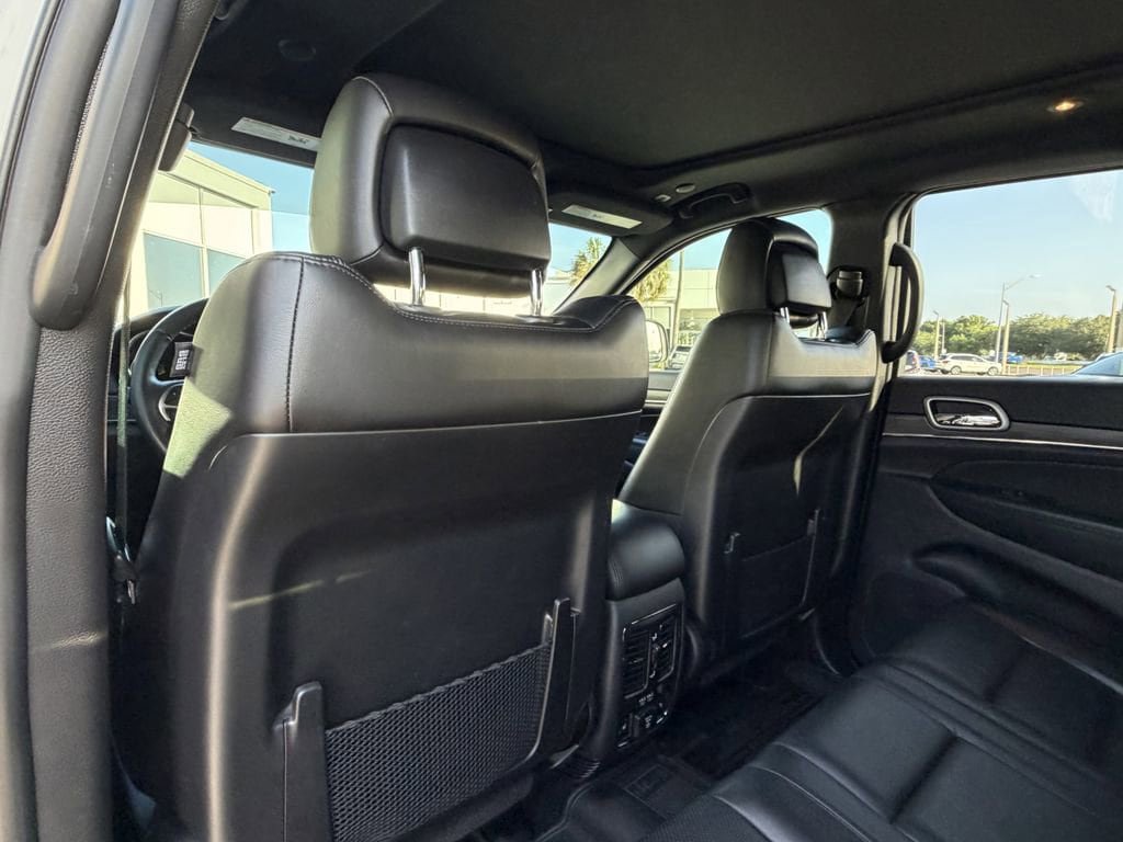 Used 2021 Jeep Grand Cherokee Limited w/ Luxury Group II RWD image 16