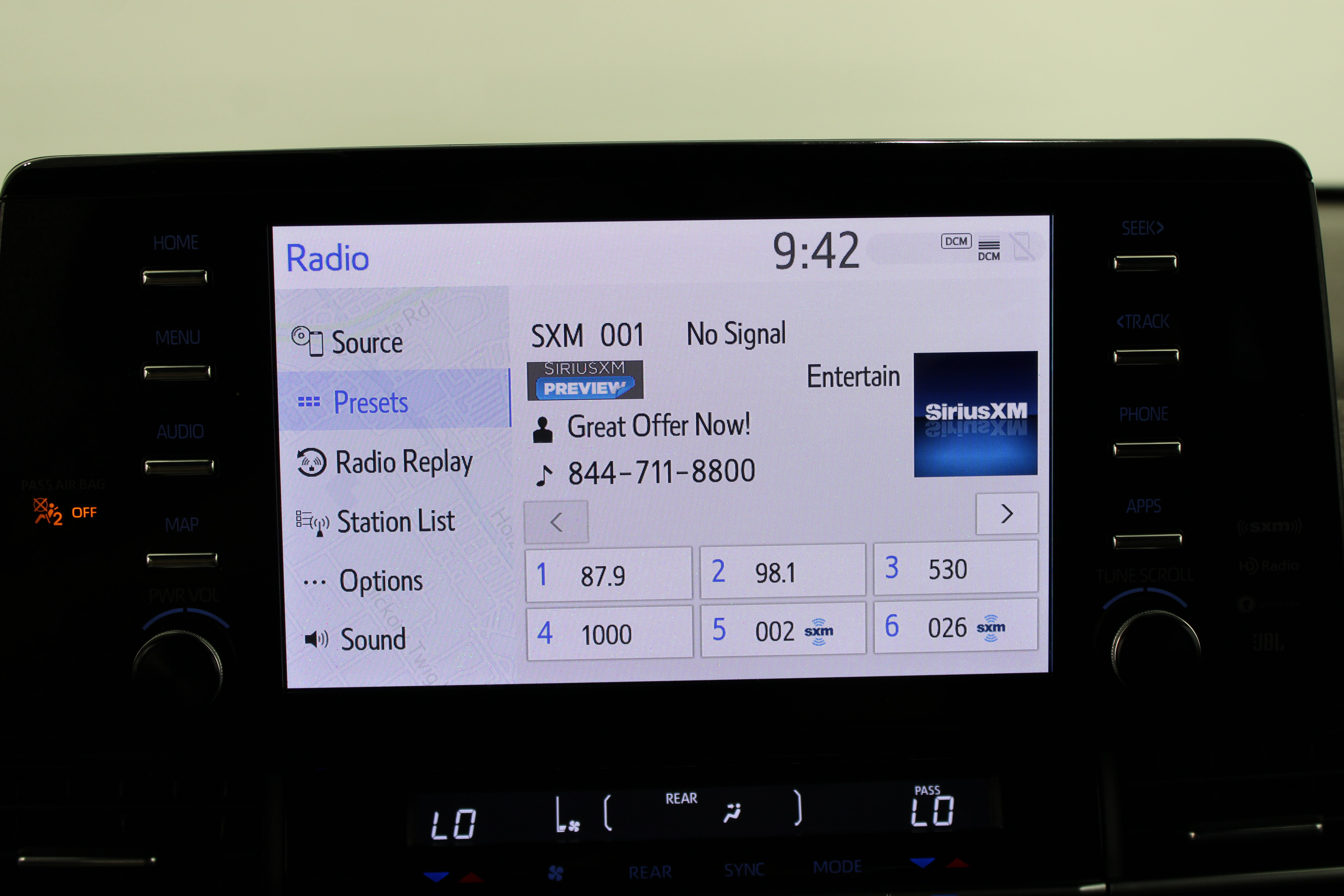 Used 2024 Toyota Sienna Platinum FWD image 19
