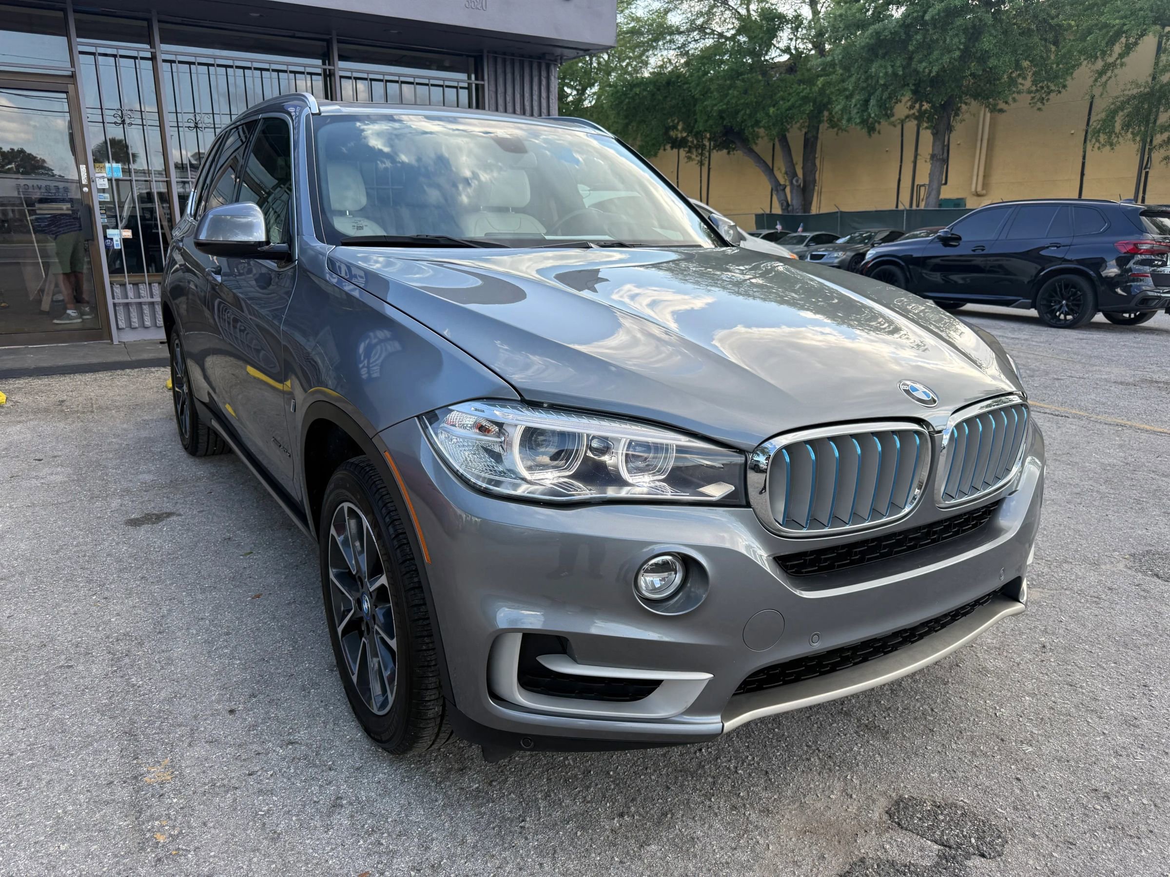 Used 2018 BMW X5 xDrive40e image 3