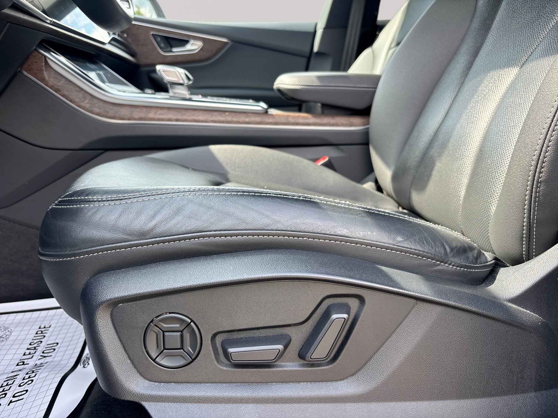 Used 2022 Audi Q8 Premium Plus w/ Premium Plus Package AWD/4WD image 14