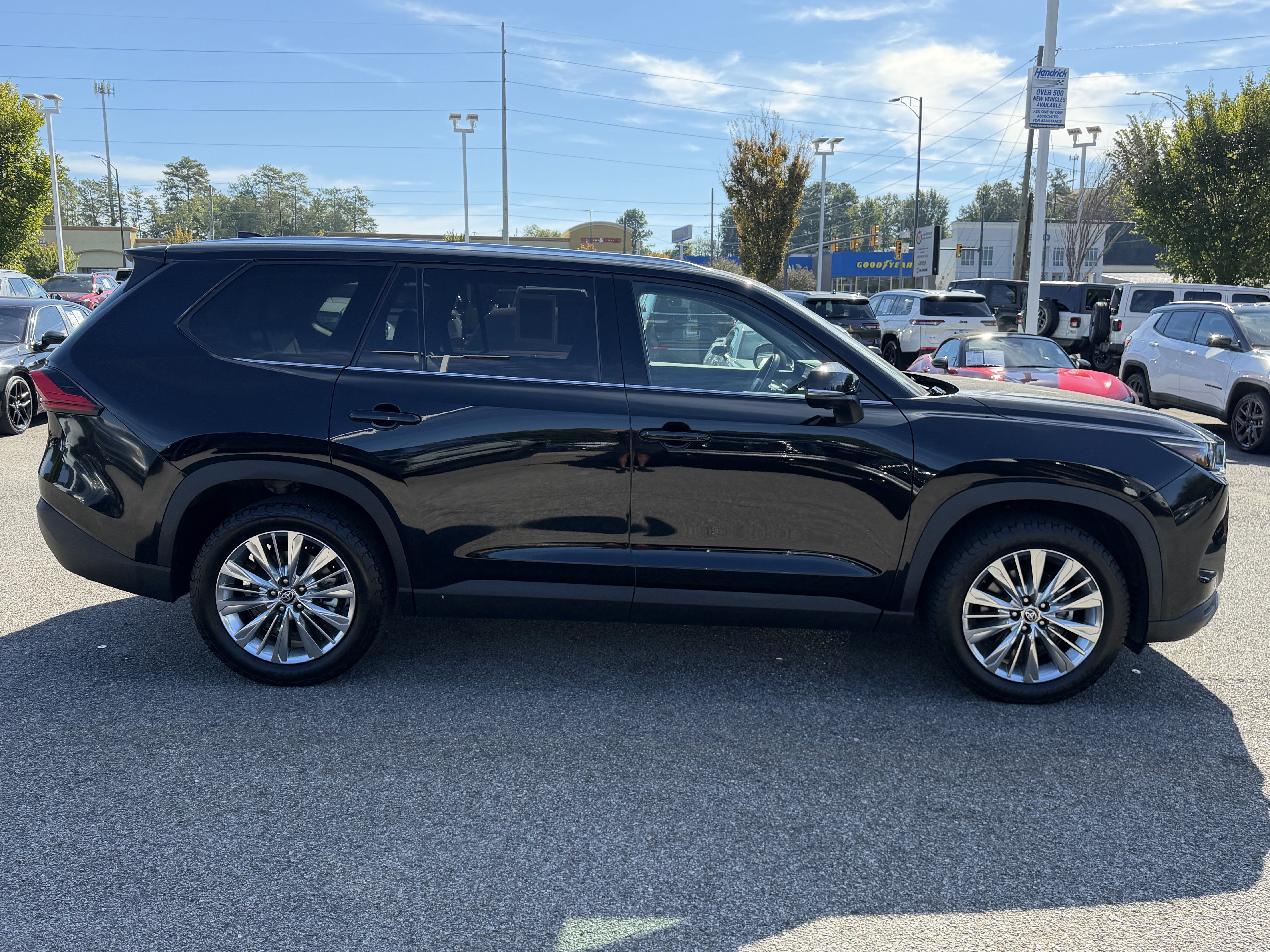 Used 2024 Toyota Grand Highlander AWD image 11