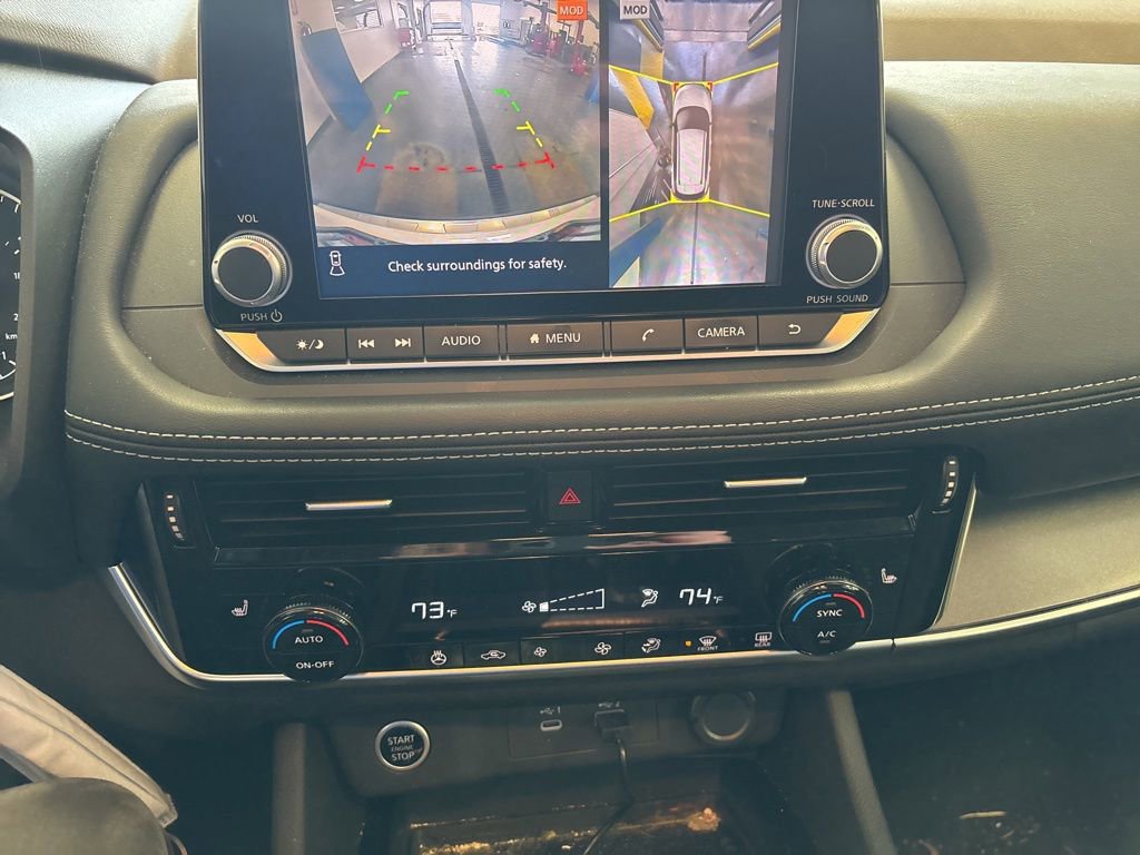 Used 2021 Nissan Rogue SV w/ Premium Package FWD image 3