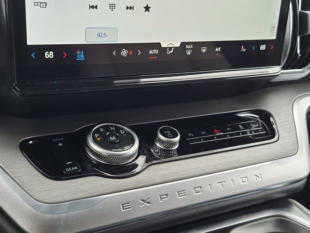 New 2026 Ford Expedition Max Platinum AWD/4WD image 18