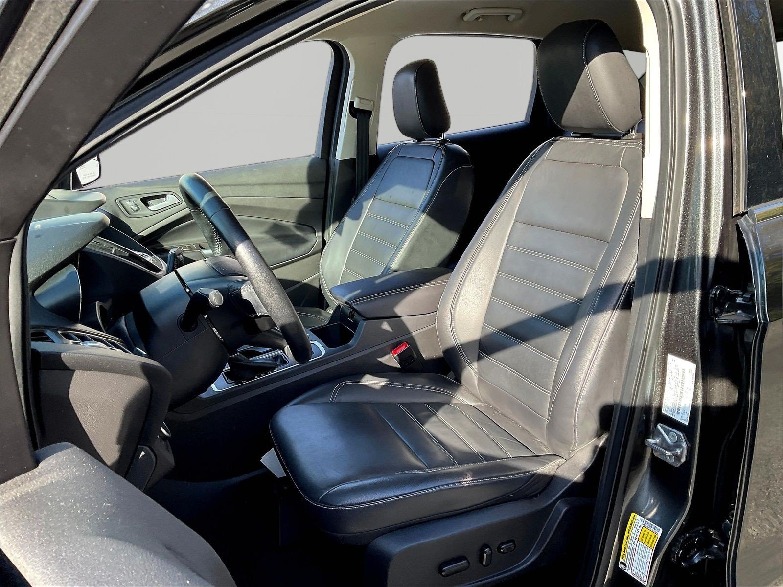 Used 2019 Ford Escape Titanium AWD/4WD image 22