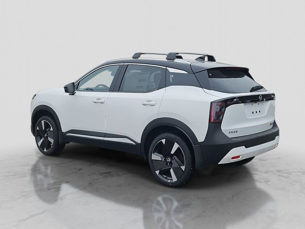 New 2026 Nissan Kicks SR image 2