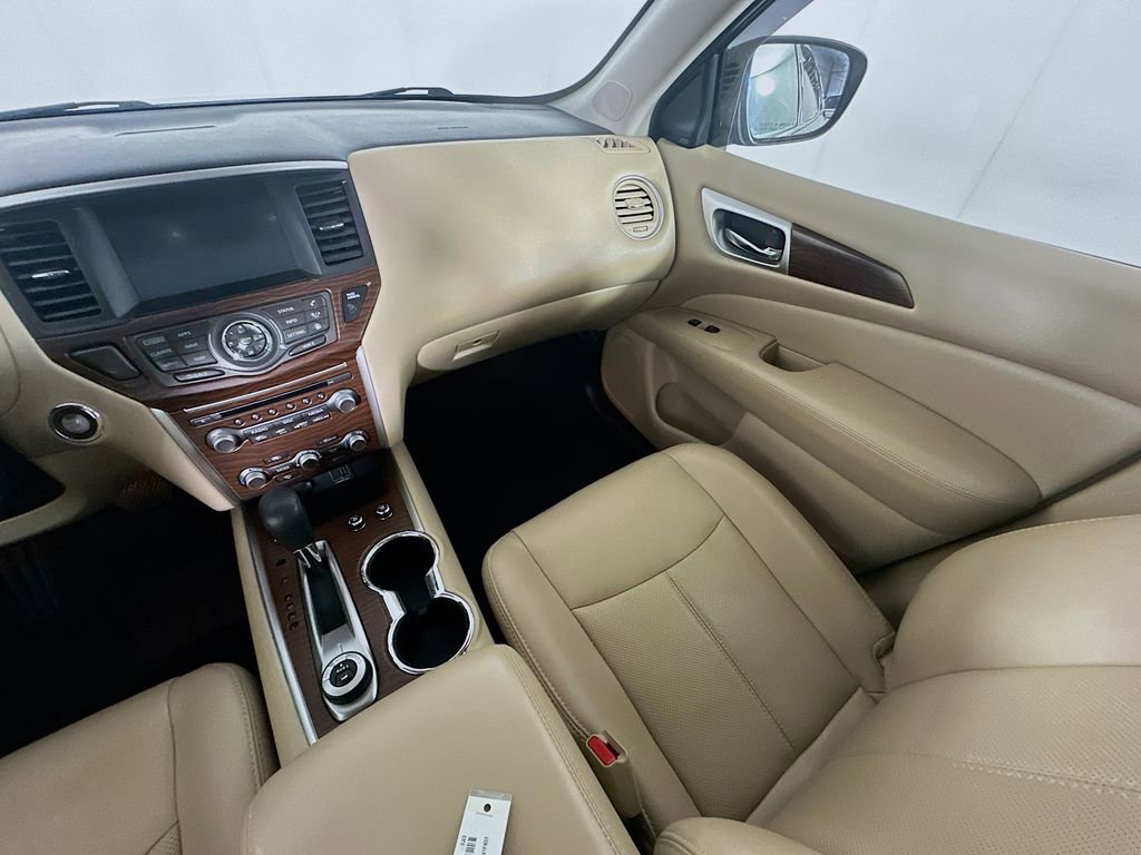 Used 2020 Nissan Pathfinder Platinum AWD/4WD image 11