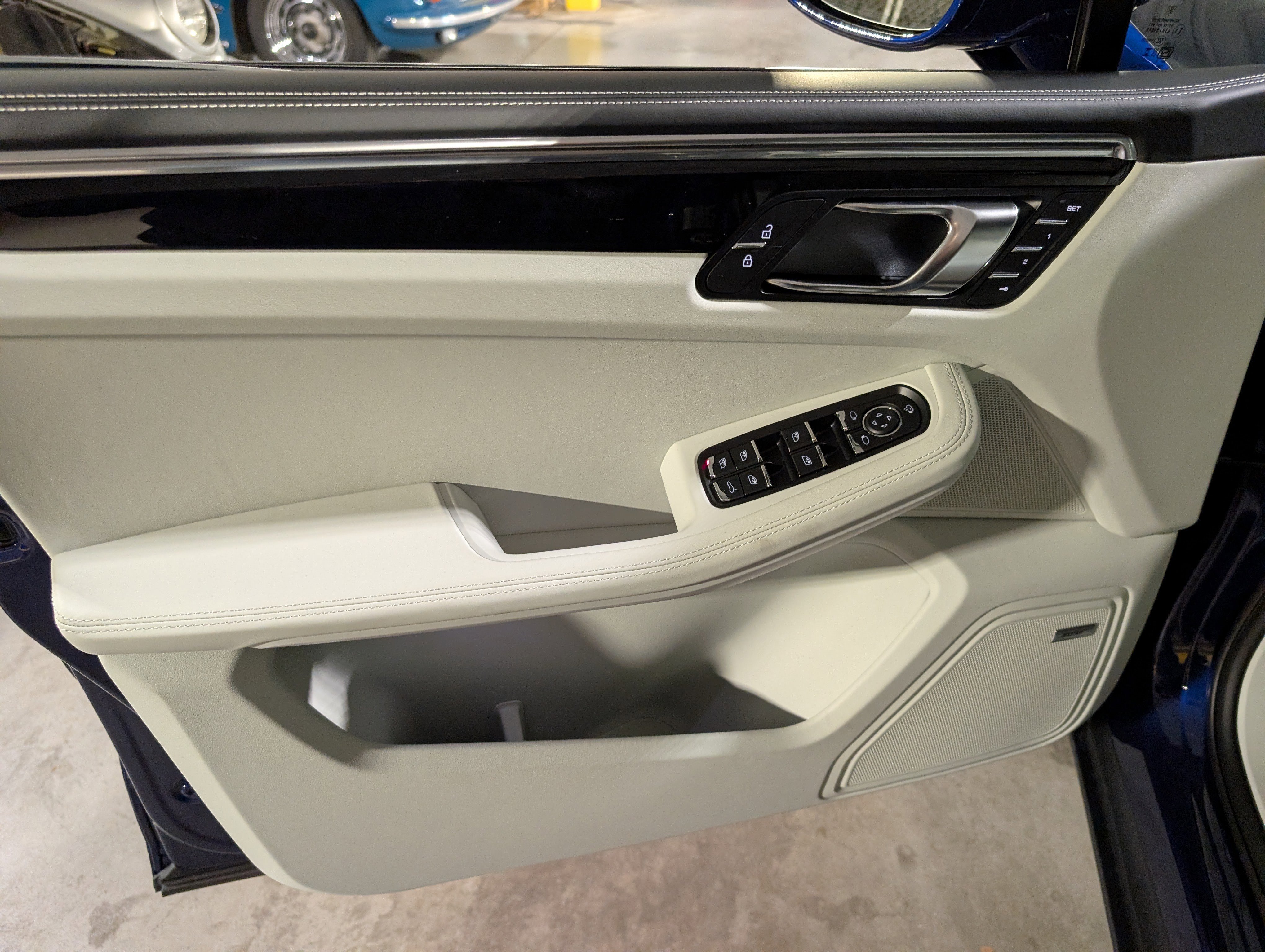 New 2026 Porsche Macan AWD/4WD image 18