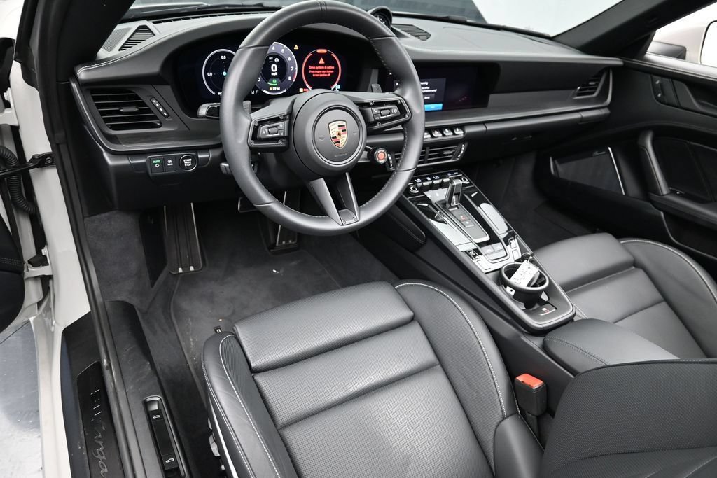 Certified 2025 Porsche 911 Targa 4 GTS AWD/4WD image 4