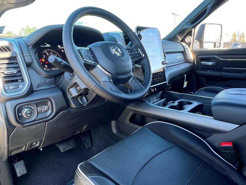 New 2025 RAM 3500 Laramie image 33