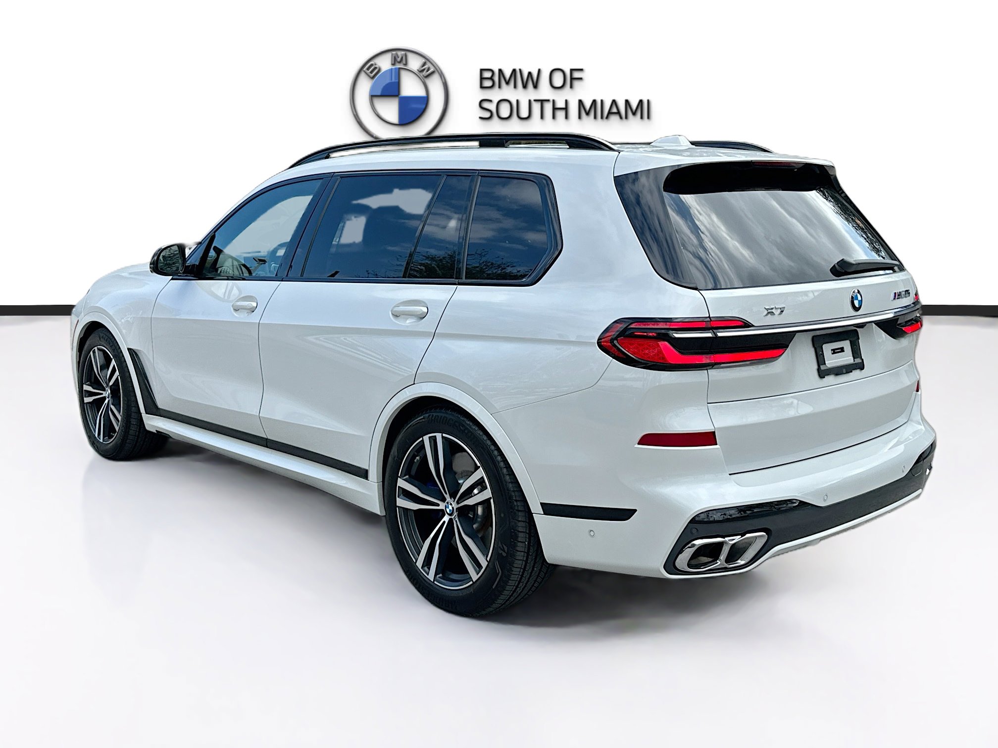 Used 2025 BMW X7 M60i image 5