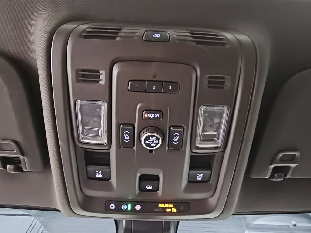 Used 2021 GMC Yukon Denali w/ Denali Premium Package image 25