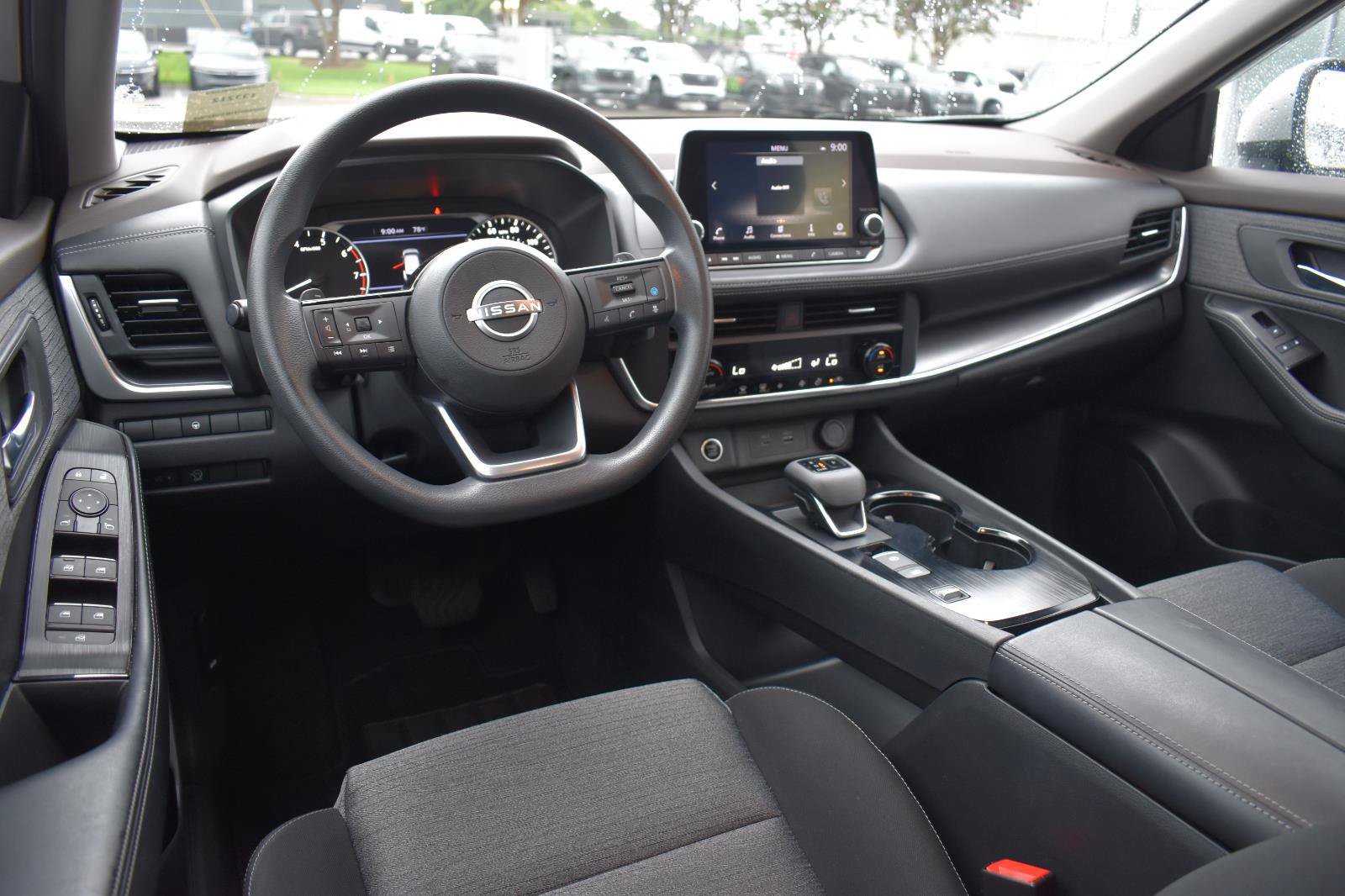 Used 2023 Nissan Rogue SV FWD image 28