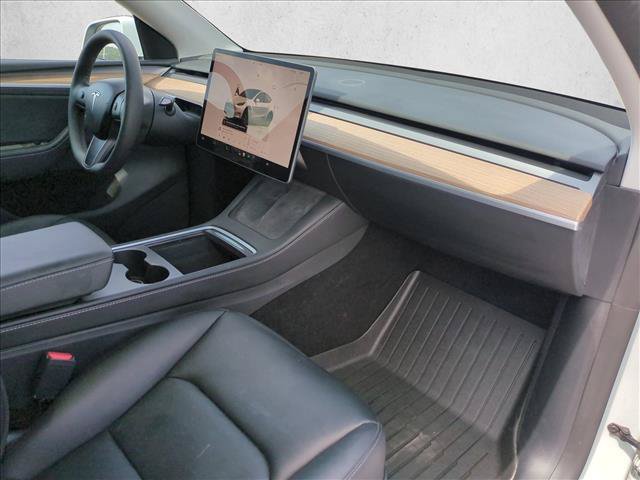 Used 2024 Tesla Model Y Long Range AWD/4WD image 24