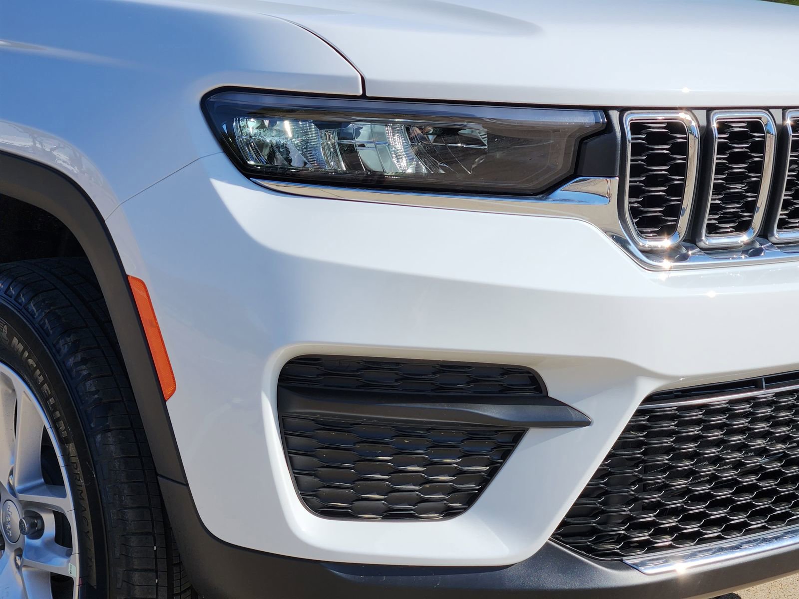 New 2026 Jeep Grand Cherokee Laredo X RWD image 9