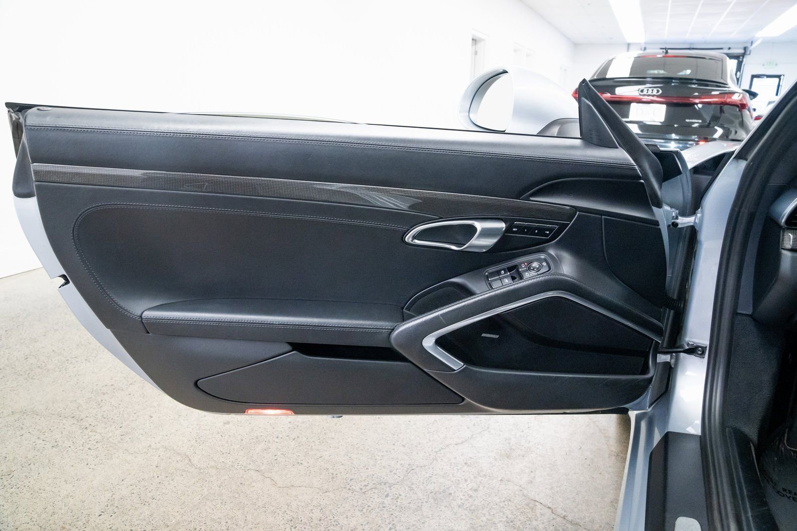 Used 2017 Porsche 911 Turbo S image 17