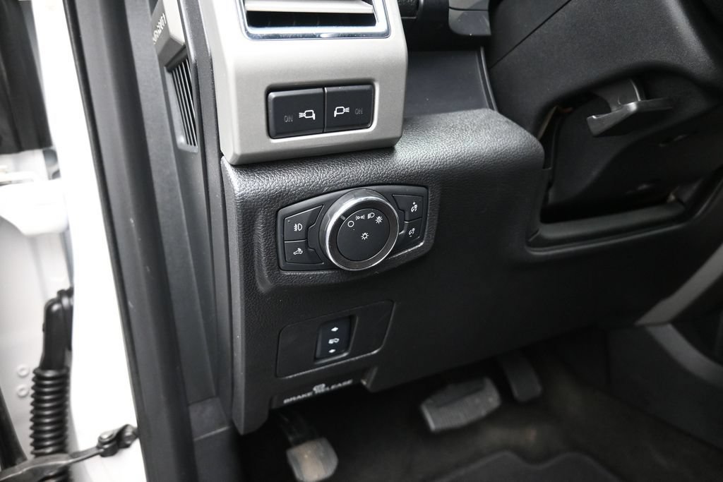 Used 2017 Ford F250 Lariat w/ Lariat Value Package AWD/4WD image 13