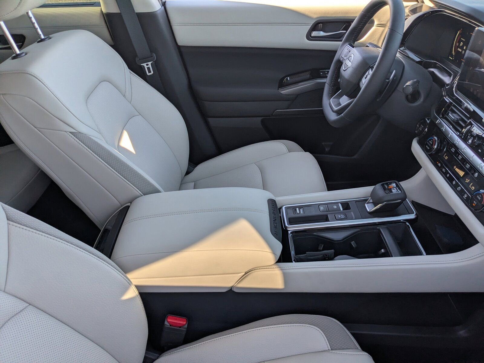 New 2026 Nissan Pathfinder SL image 31