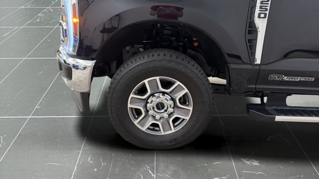Used 2025 Ford F250 Lariat AWD/4WD image 26