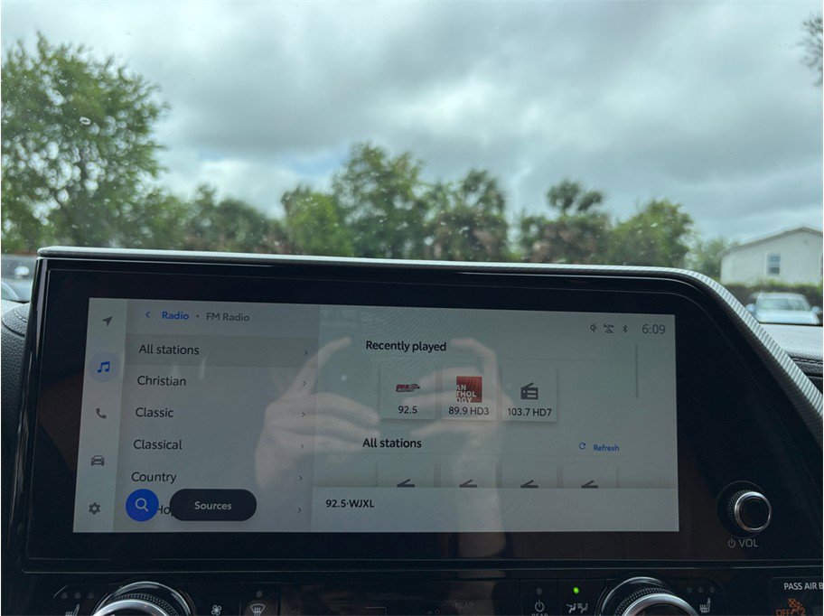 Used 2023 Toyota Highlander Platinum image 33