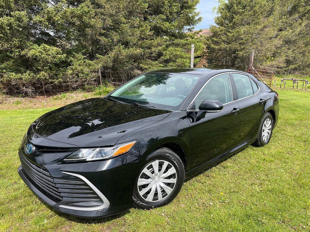 Used 2024 Toyota Camry LE FWD image 1