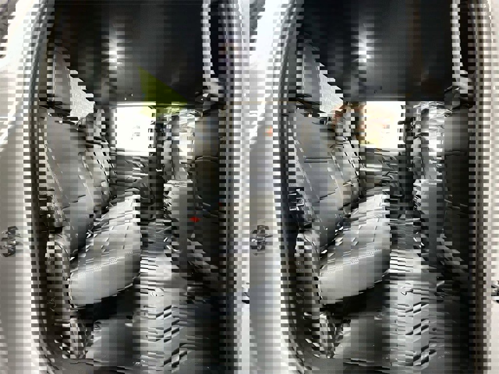 Used 2025 Chevrolet Silverado EV W/T image 21