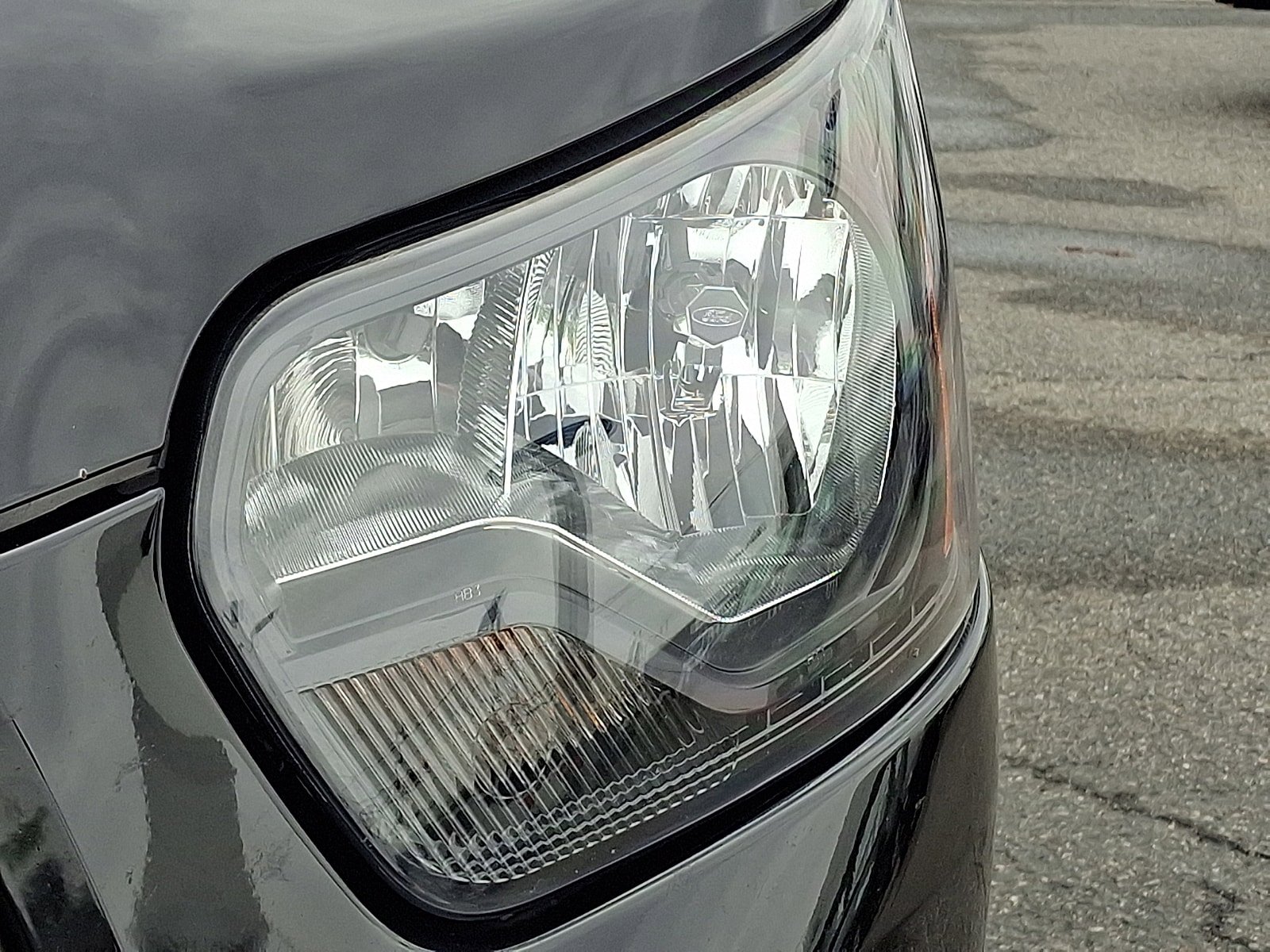 Used 2018 Ford Transit 150 XL RWD image 9
