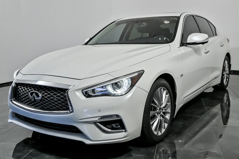 Used 2020 INFINITI Q50 Luxe w/ Essential Package (3.0T Luxe) AWD/4WD image 5