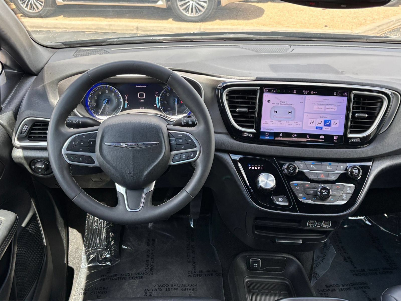 Used 2025 Chrysler Pacifica Select FWD image 36