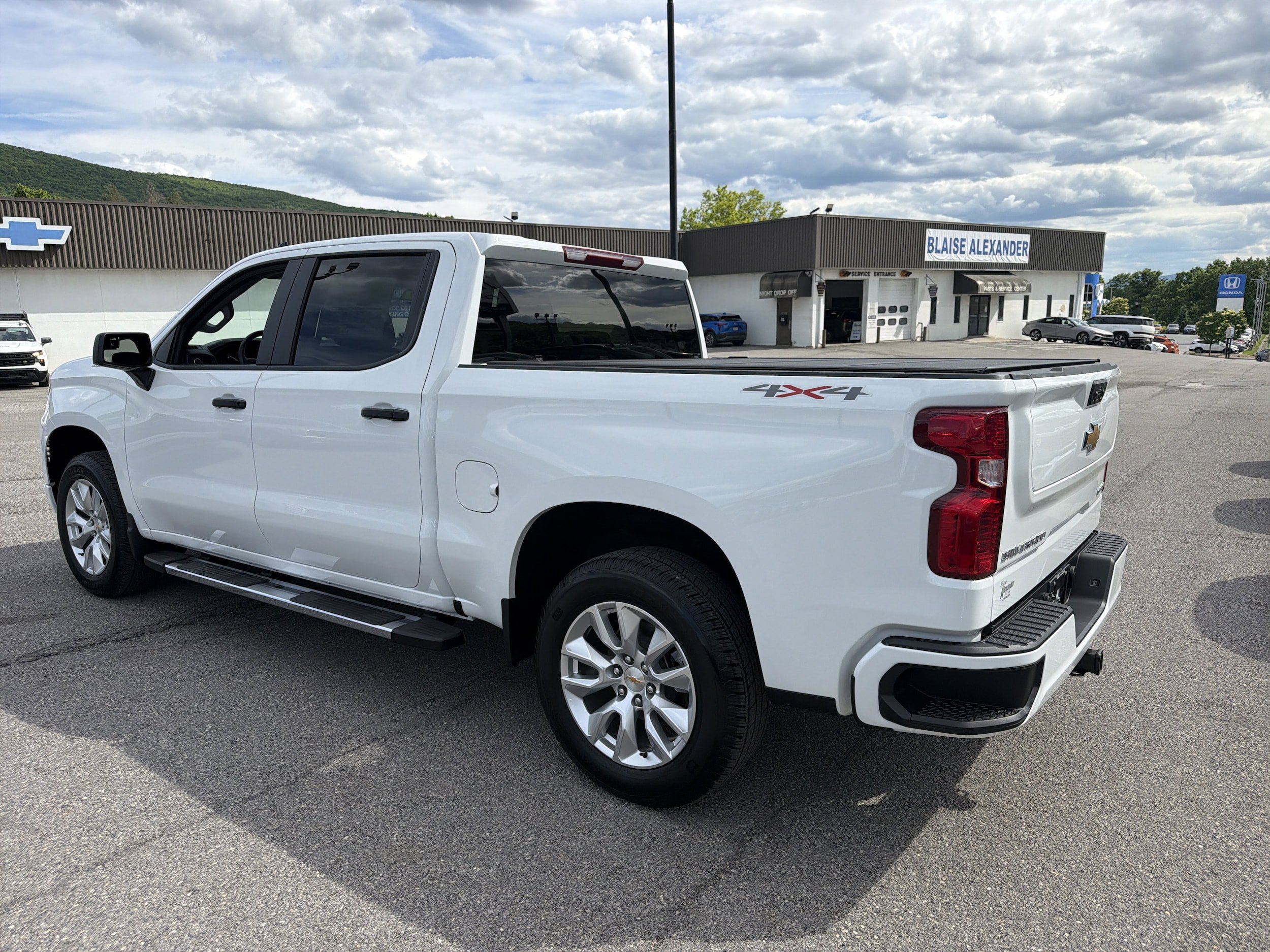 New 2026 Chevrolet Silverado 1500 Custom AWD/4WD image 19