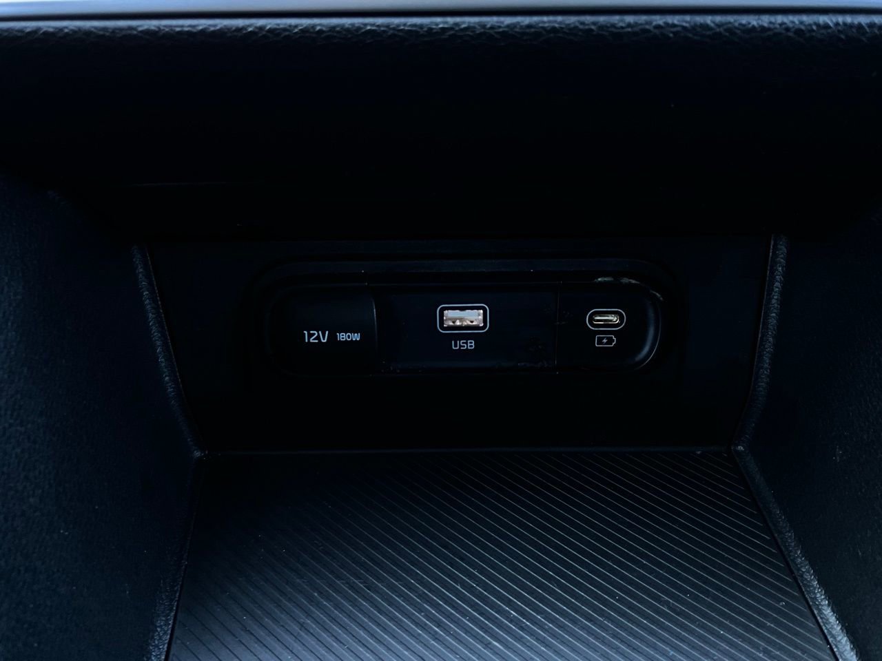 Used 2025 Kia Sportage LX image 23